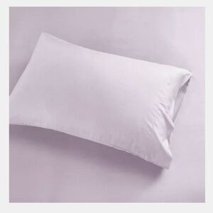 Mainstays lavender/lilac twin XL fitted & flat sheet set, 1 pillowcase, EUC